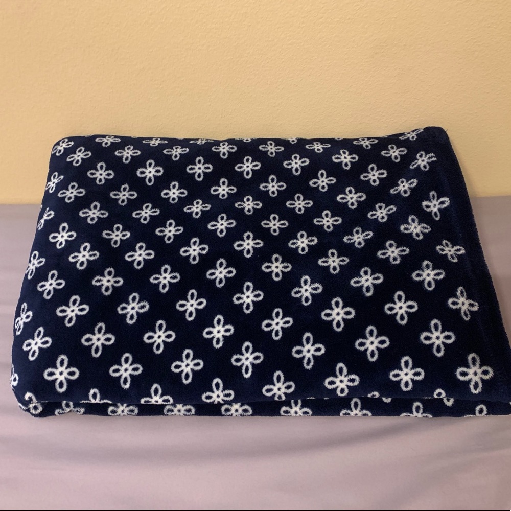 Vera Bradley XL throw blanket
